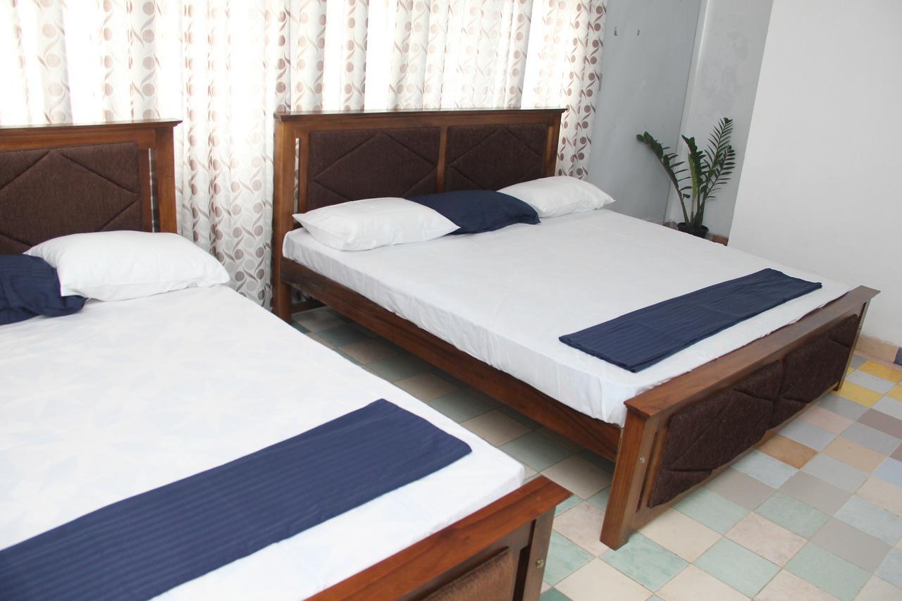 Kingfisher Hostel Анурадхапура Екстер'єр фото