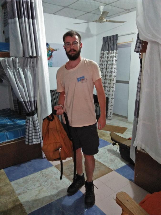Kingfisher Hostel Анурадхапура Екстер'єр фото