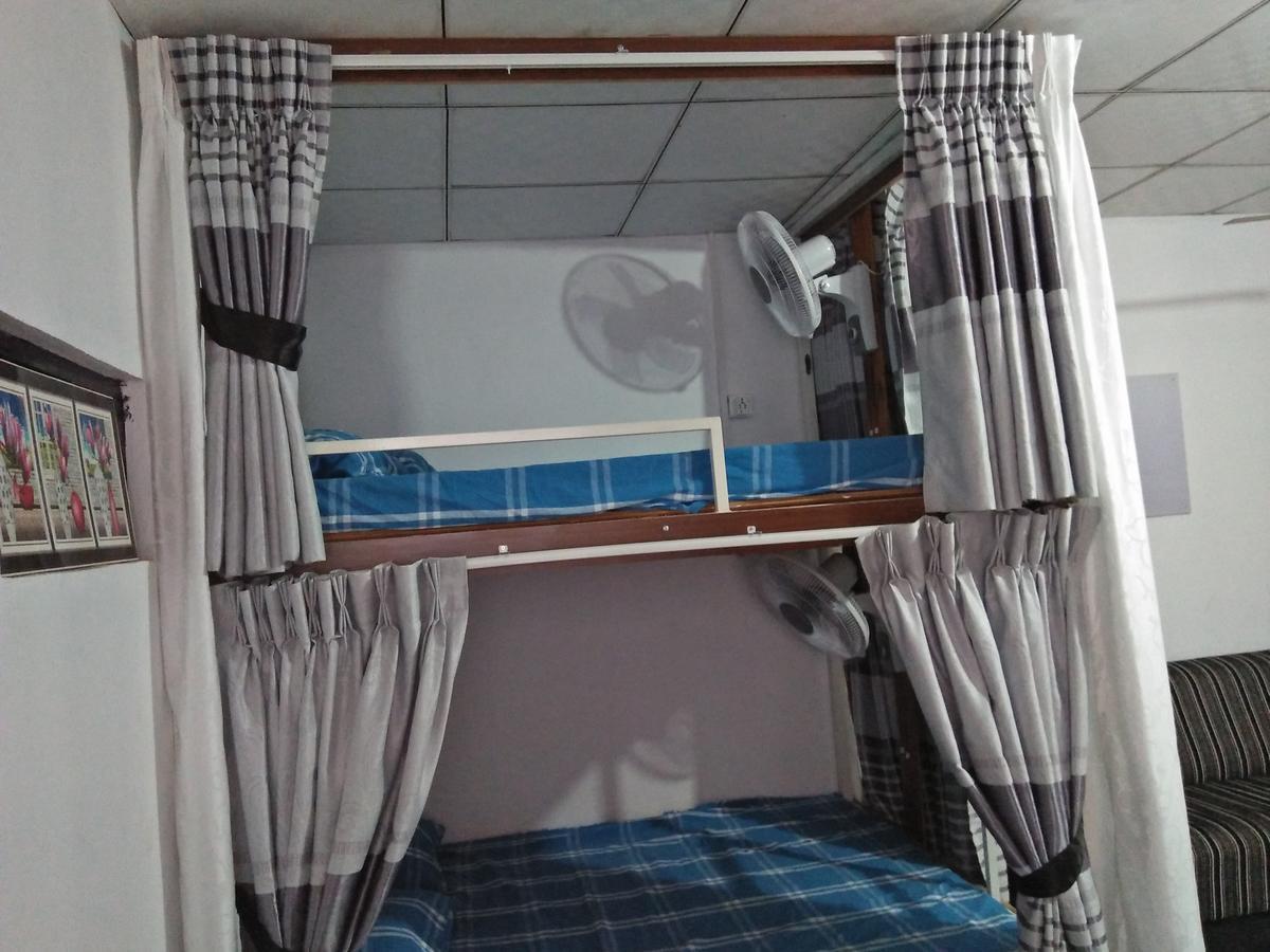 Kingfisher Hostel Анурадхапура Екстер'єр фото