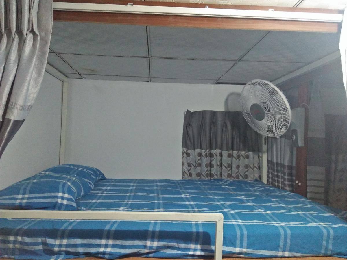 Kingfisher Hostel Анурадхапура Екстер'єр фото