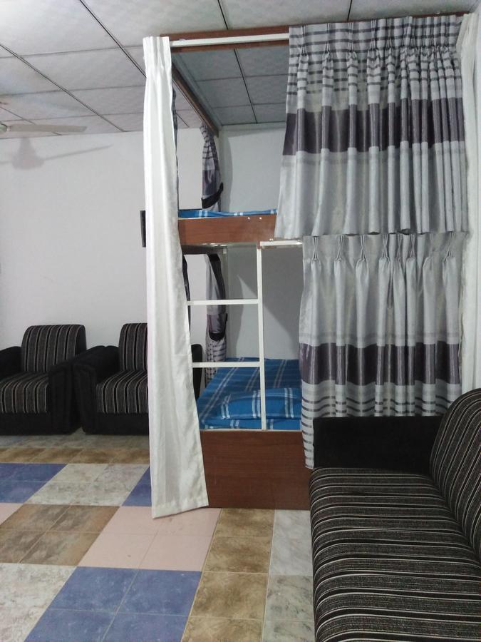 Kingfisher Hostel Анурадхапура Екстер'єр фото