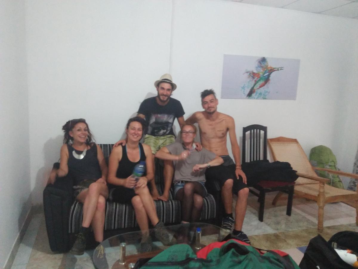Kingfisher Hostel Анурадхапура Екстер'єр фото