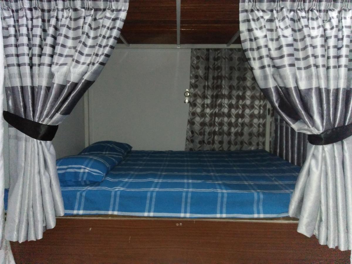 Kingfisher Hostel Анурадхапура Екстер'єр фото