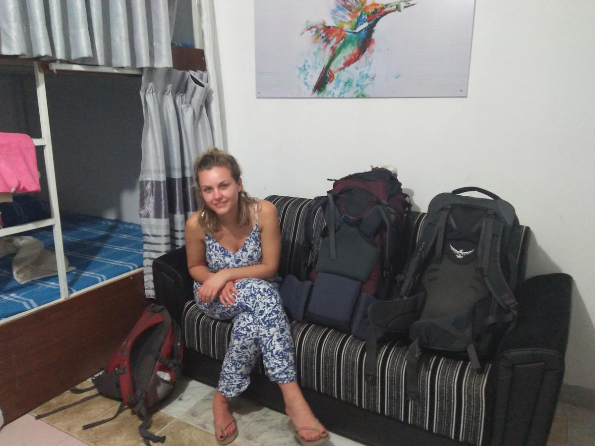 Kingfisher Hostel Анурадхапура Екстер'єр фото