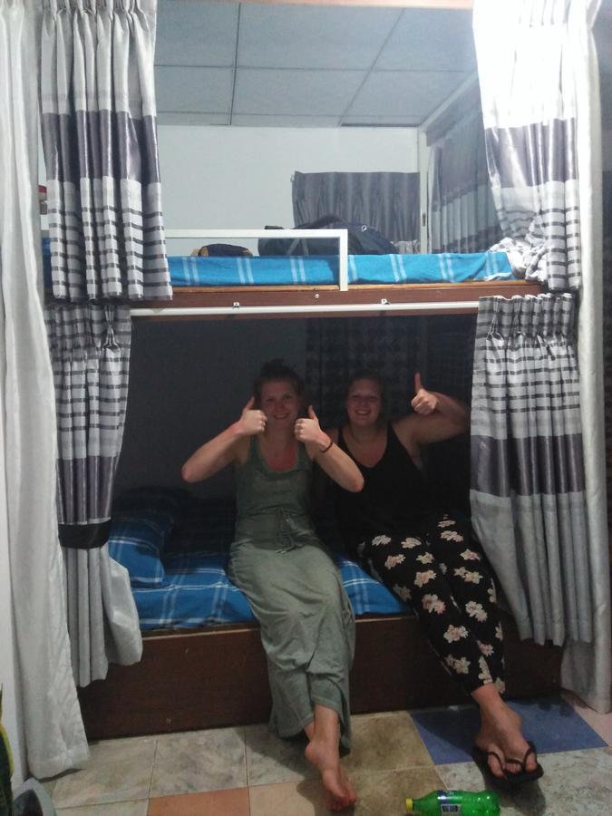 Kingfisher Hostel Анурадхапура Екстер'єр фото